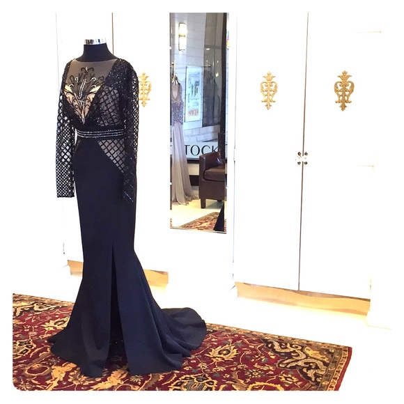 Show-Stopping Rengin Gown - Picture 3 of 8